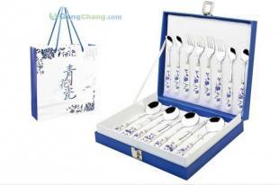 供應廠家直銷 青花瓷套裝16件組 不銹鋼餐具套裝 時尚商務禮品_家居家具_世界工廠網(wǎng)中國產(chǎn)品信息庫